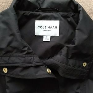 COLE HAAN  Packable Raincoat, Small NWT